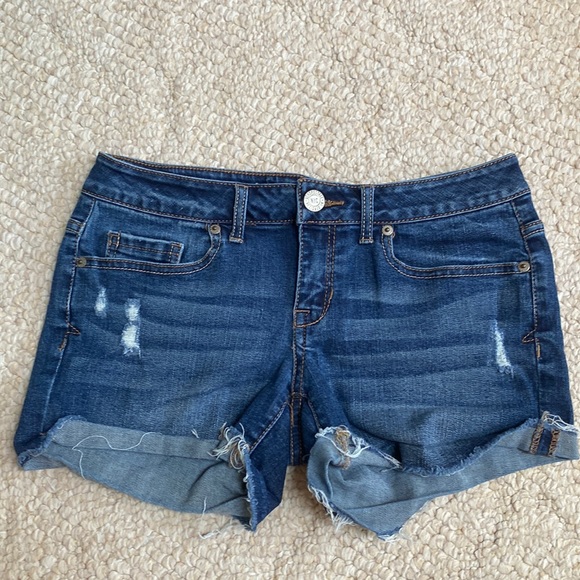 Shorts - Picture 1 of 3